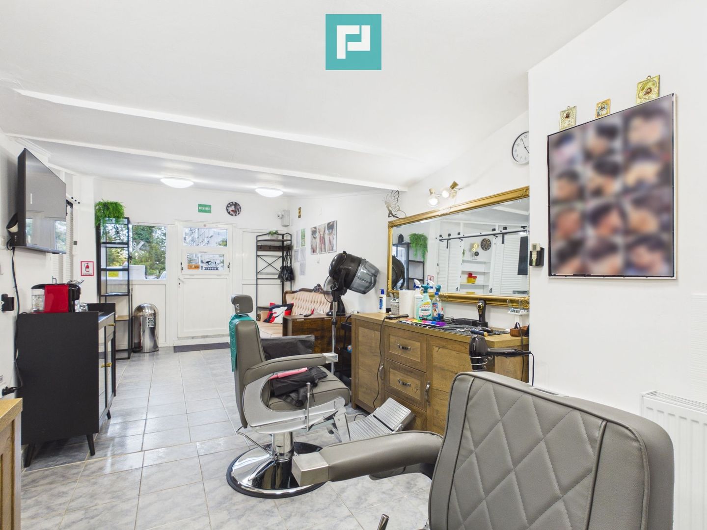 Spațiu comercial, complet aranjat, Velența - Poză 12