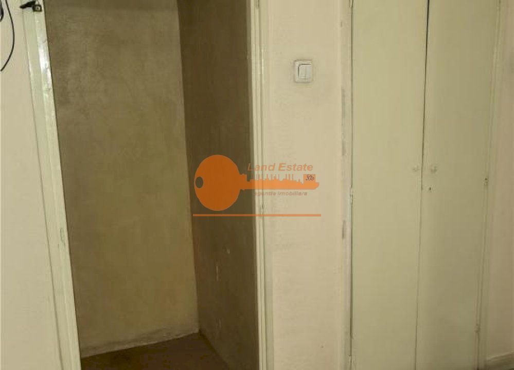 Apartament cu 3 camere in zona Gorjului (Centrala -Bloc Reabilitat) - Poză 7