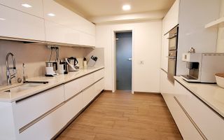 Casa eficienta energetic cu piscina in Giroc - Poză 14