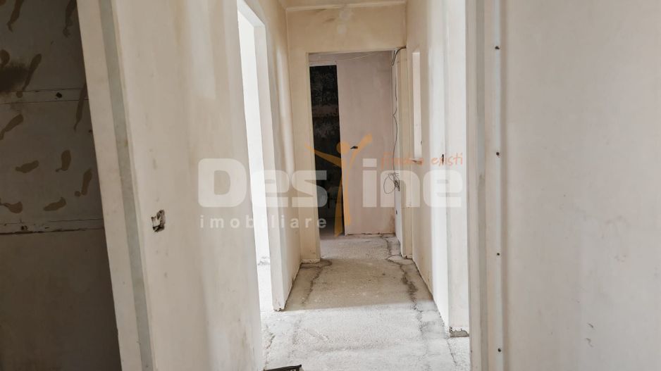 ​Apartament 4 camere, 2 bai – Zona Vest / Lacul Balea, etaj 3/4 - Poză 13