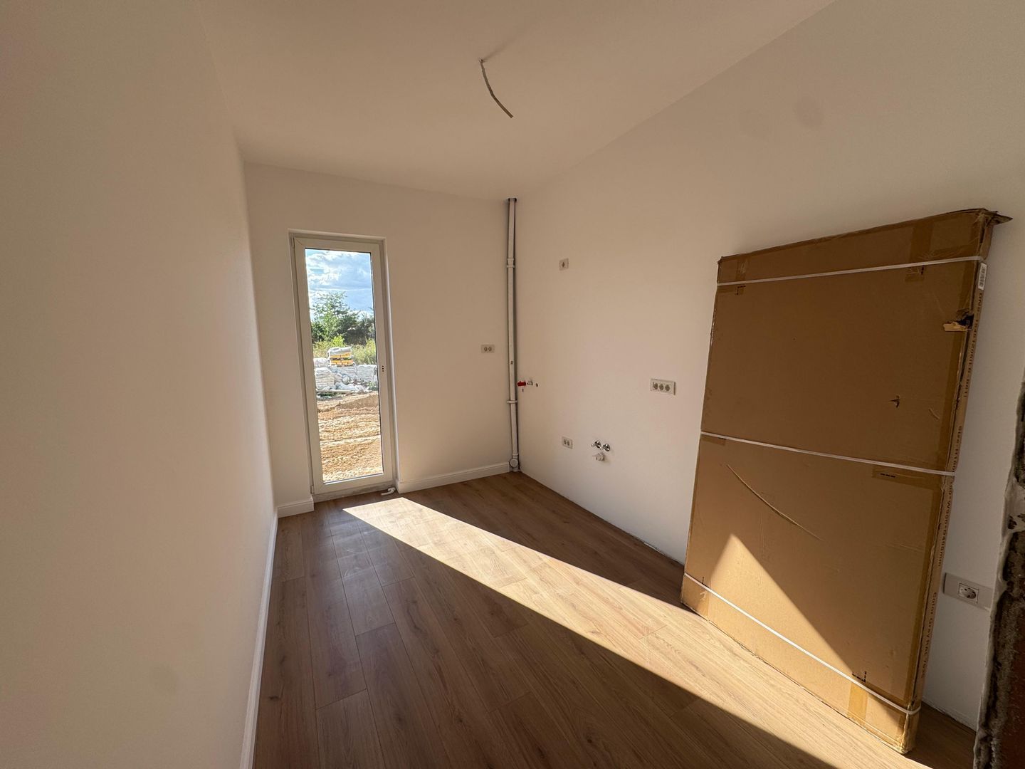 COMISION 0 | Apartamente 2 camere | Etaj 1 |70 mp - Balcon |Zona Plopi - Poză 3