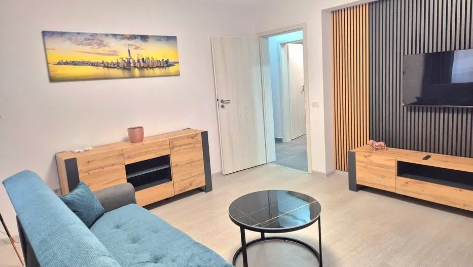 De închiriat apartament 2 camere Apărătorii Patriei Complex Brown - Poză 1