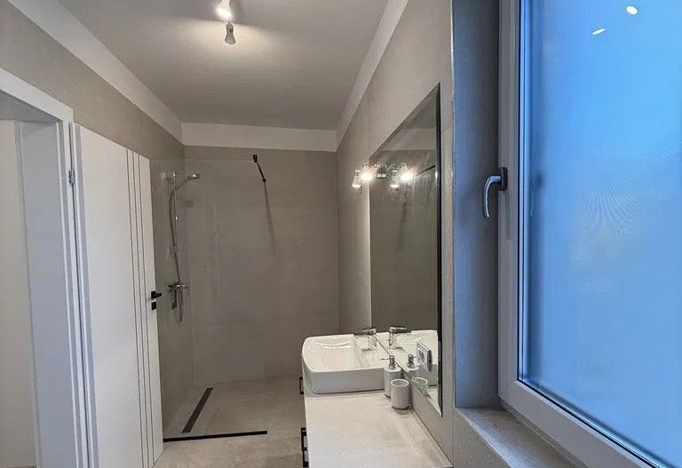 Apartament 3 camere Lipovei bloc nou etaj 1 - Poză 5