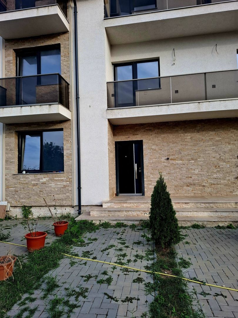 BUFTEA - APARTAMENT 3 CAMERE CU TRERASA SI CURTE. - Poză 2