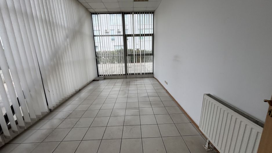 Depozit cu showroom de inchiriat de 1600 mp - Poză 28