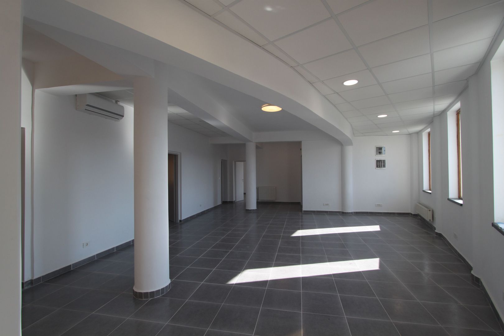 Cladire birouri - 282 mp -  zona Rebreanu - Poză 21