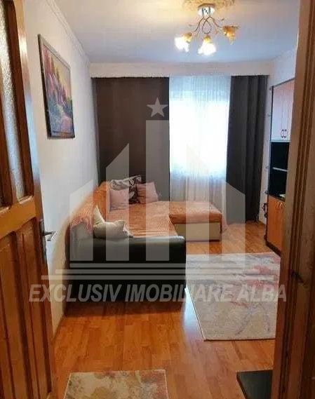 Apartament 2 camere decomandate | 37mp | Etaj 3 | Cetate - Poză 1