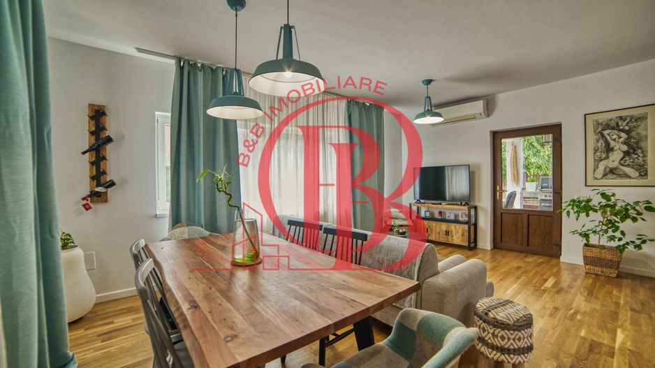 Casa complet mobilata 5 camere 3 bai curte generoasa - Poză 2