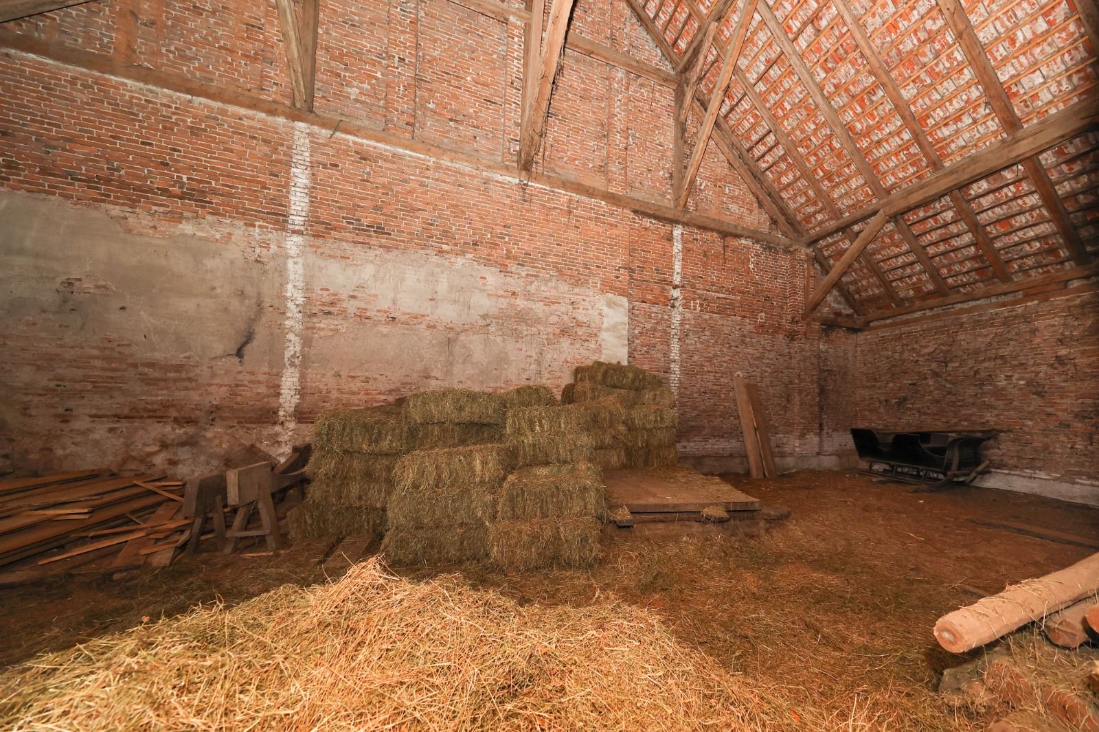 Casă Săsească Autentică cu Șură Impresionantă în Cristian – Teren 2729mp - Poză 18