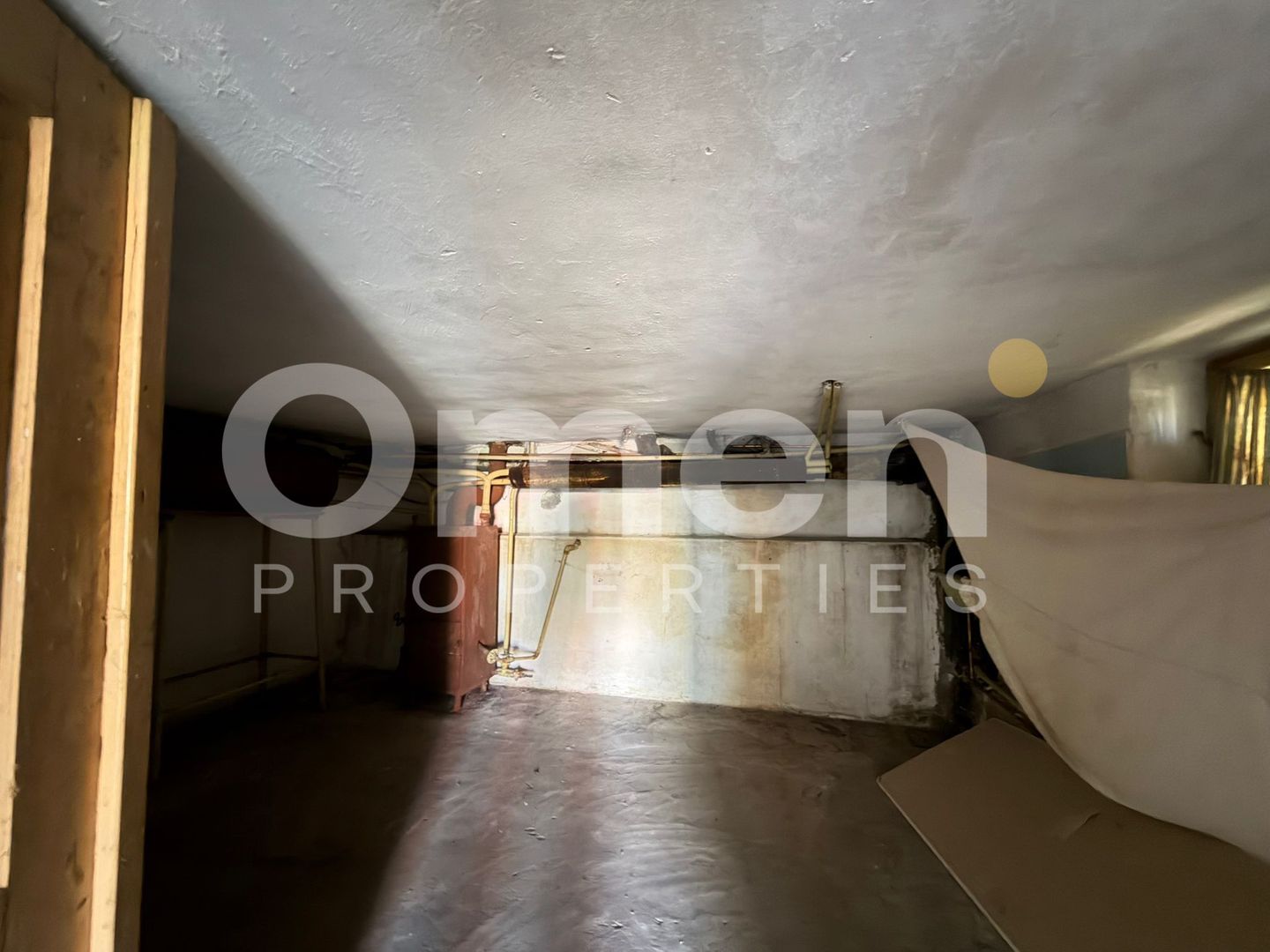 Casa de vanzare cu 446 mp teren si garaj, situata in zona centrala - Poză 12