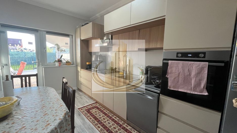 Duplex pe parter cu curte generoasa | Mosnita Veche - Poză 2