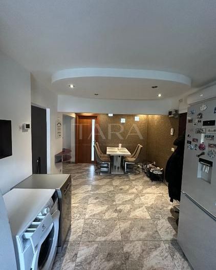 Apartament cu 3 camere, mobilat modern, 2 balcoane și parcare. - Poză 7
