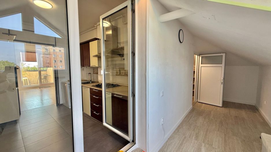 COSMOPOLIS - Apartament cu 2 camere si 2 terase, mobilat si utilat. - Poză 11