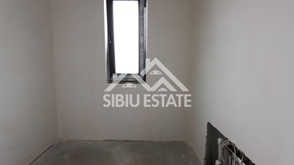 Casa tip duplex  5 camere, teren 400 mp, Selimbar acces usor - Poză 11