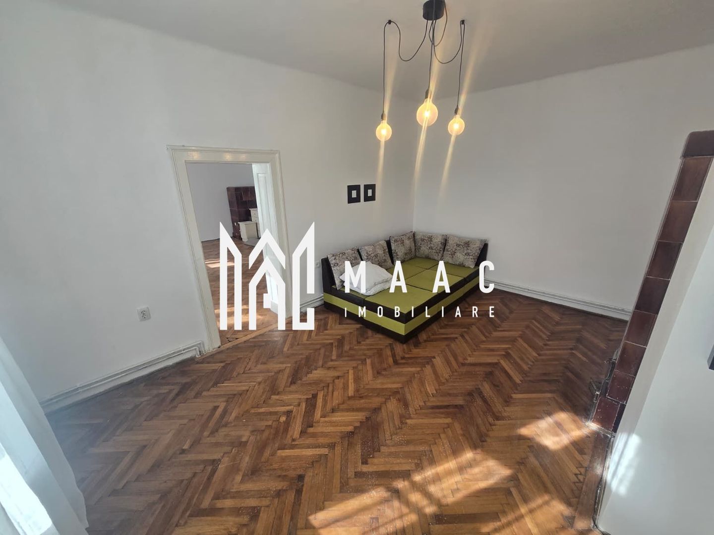 Apartament la casa cu 3 camere si curte Strada Bucegi - Poză 10
