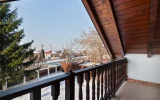 Casă 2015 - 4 dormitoare, 2 băi, 2 bucătării - Poză 16