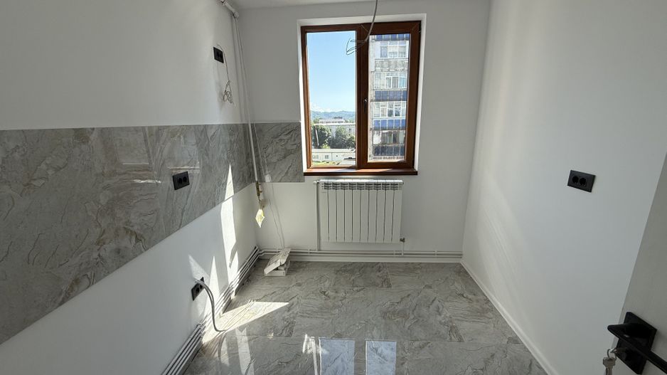 Apartament 3 camere renovat ca la carte zona OMV Campina - Poză 8