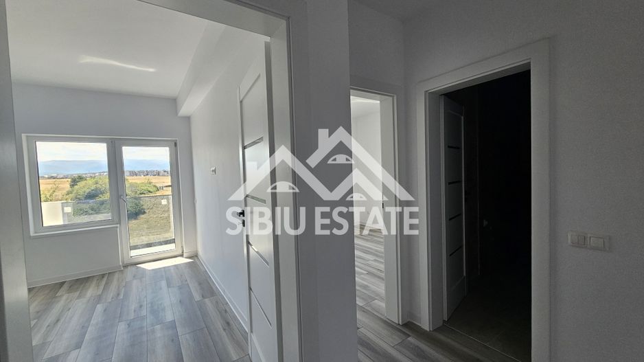 Apartament 3 camere LA CHEIE - Poză 2