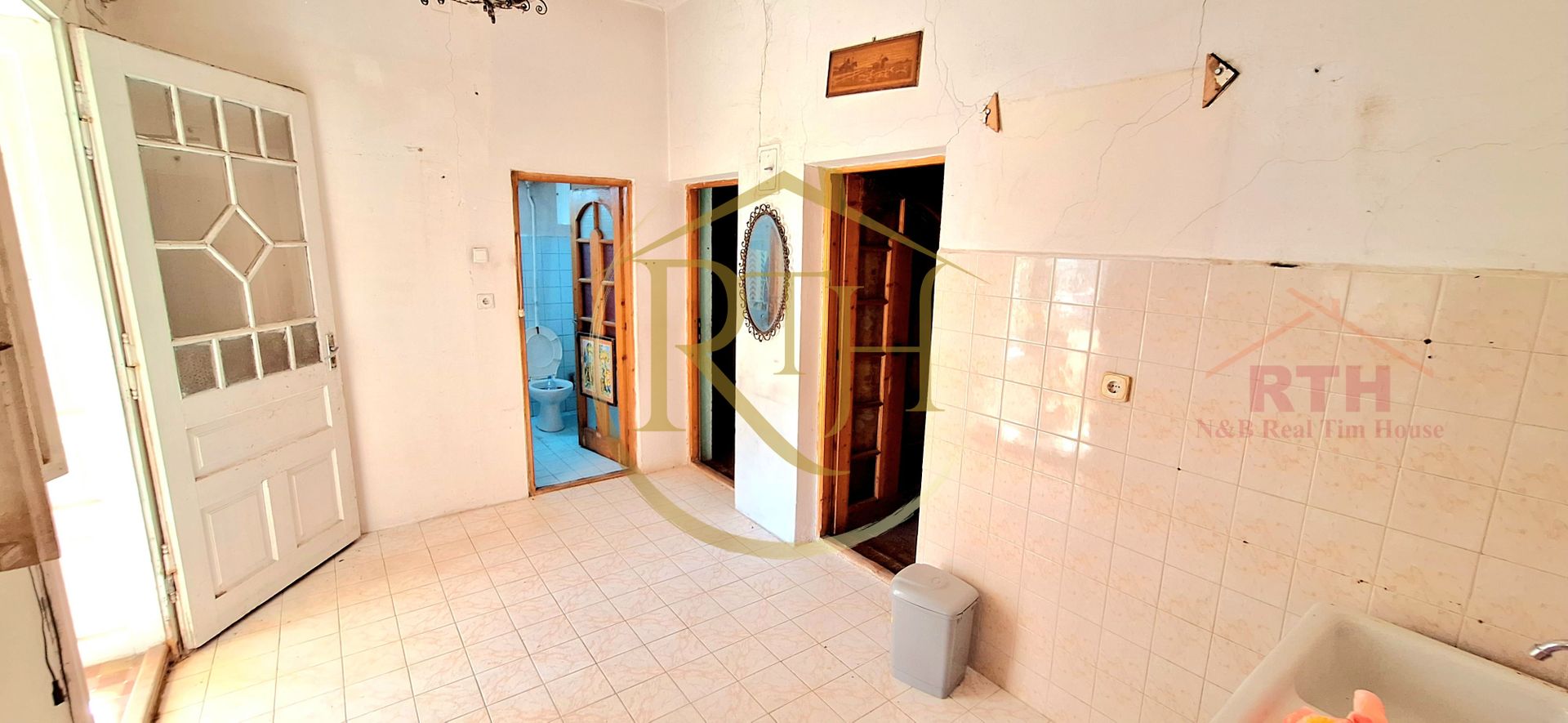 Oferim spre vanzare casa + teren, zona Sagului,  Necesita renovare - Poză 10
