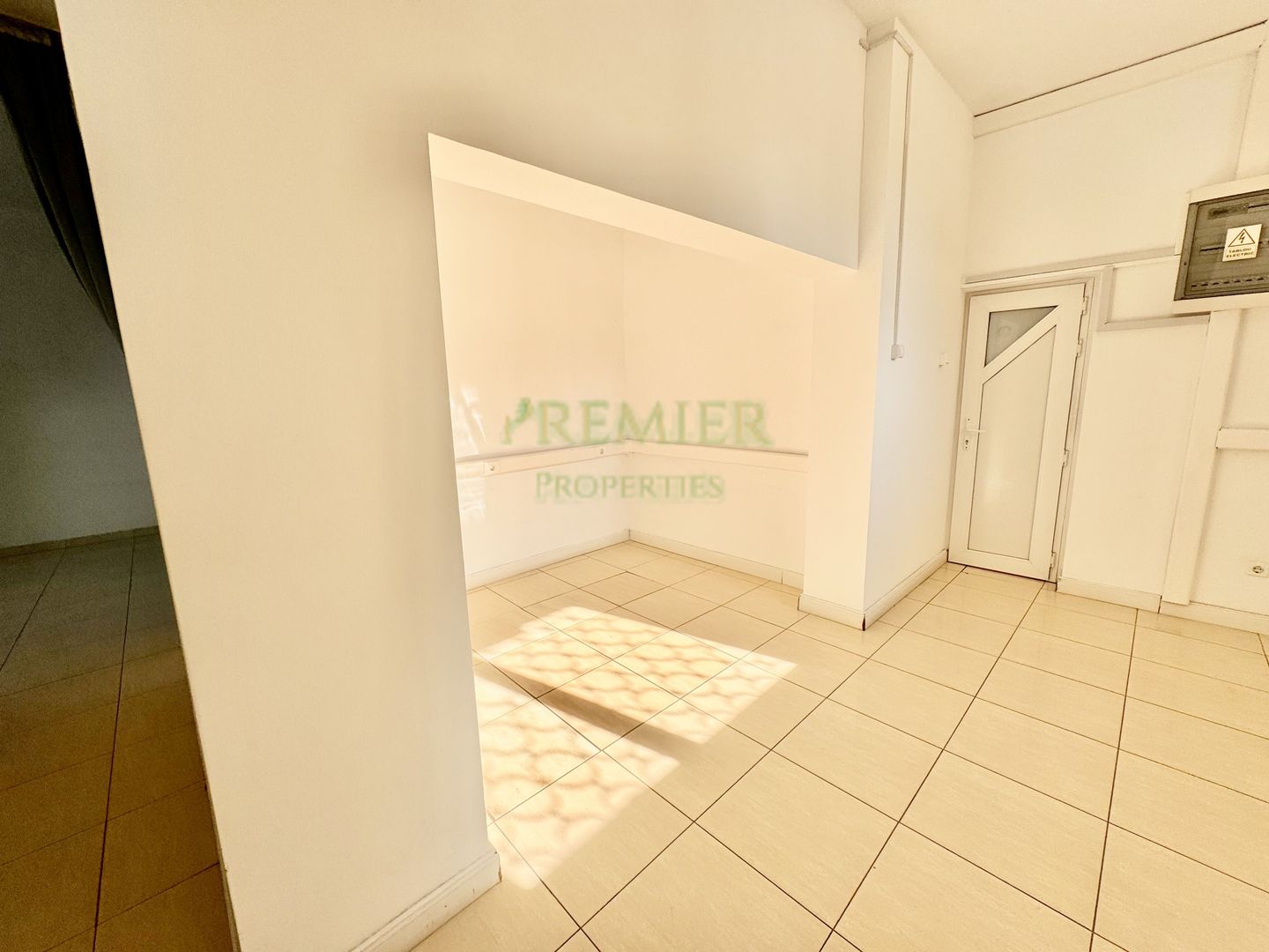 SPATIU 240 MP | 140 PARTER+100 SUBSOL | TRAFIC | VITRINA MARE | FARA HORECA | - Poză 10