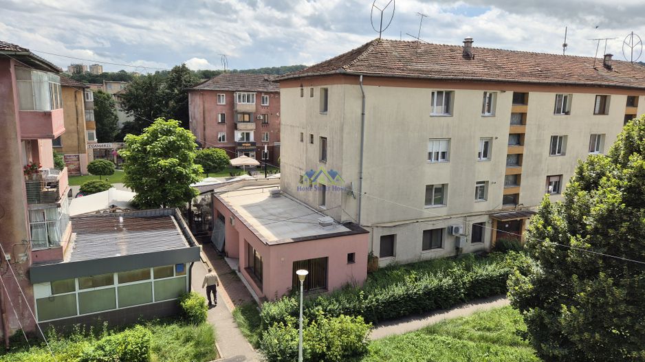 Vand Apartament 2 camere, zona Pietonala, et.3/3, st-45m, balcon, C.T. - Poză 10