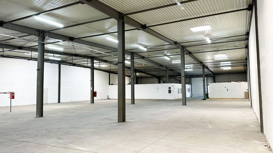 Hala de inchiriat Arad – 1.135 mp pentru comert, servicii - Poză 4