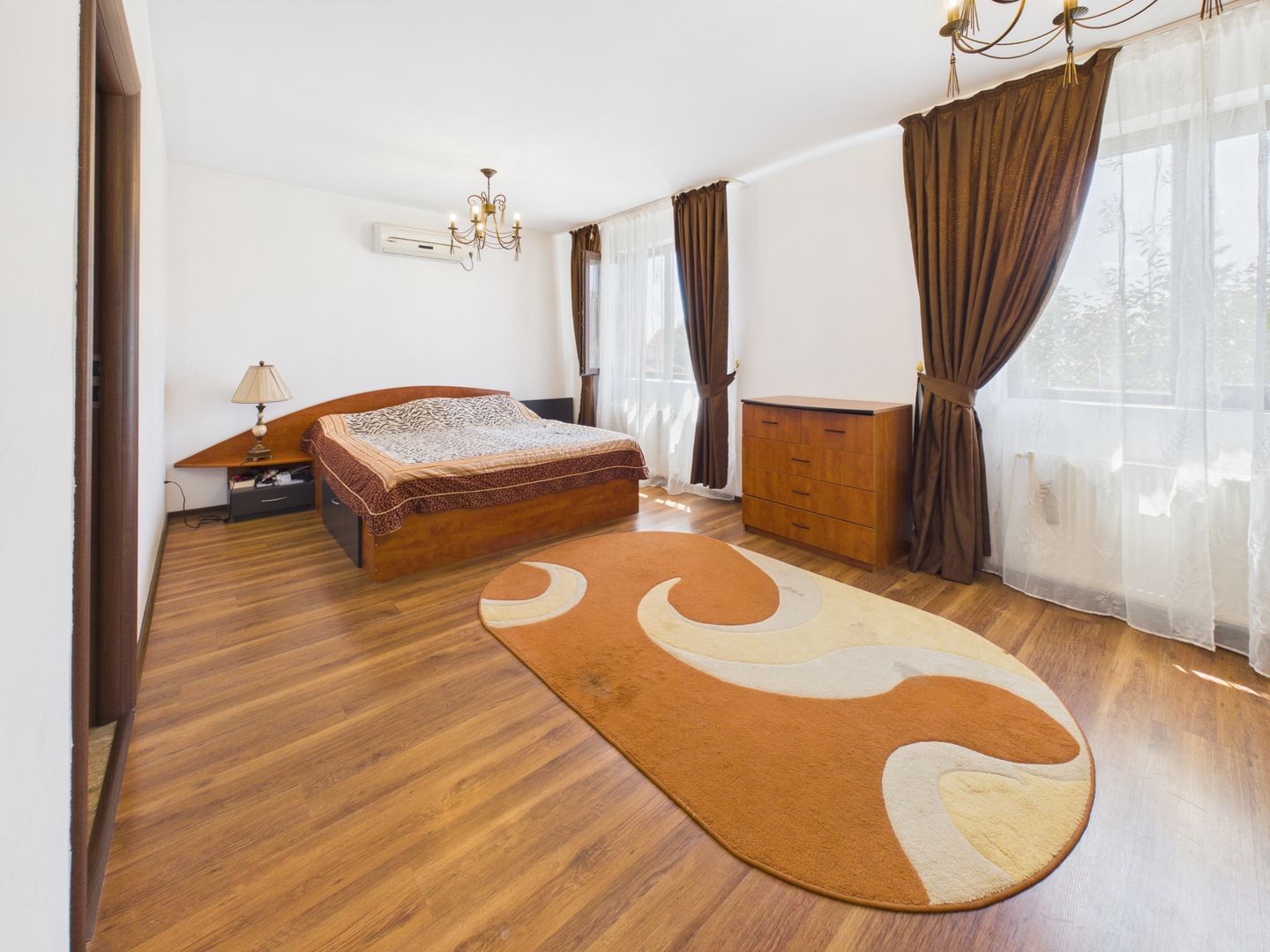 Vilă 10 camere + spațiu comercial | teren 1.300 mp | Otopeni 23 August - Poză 12