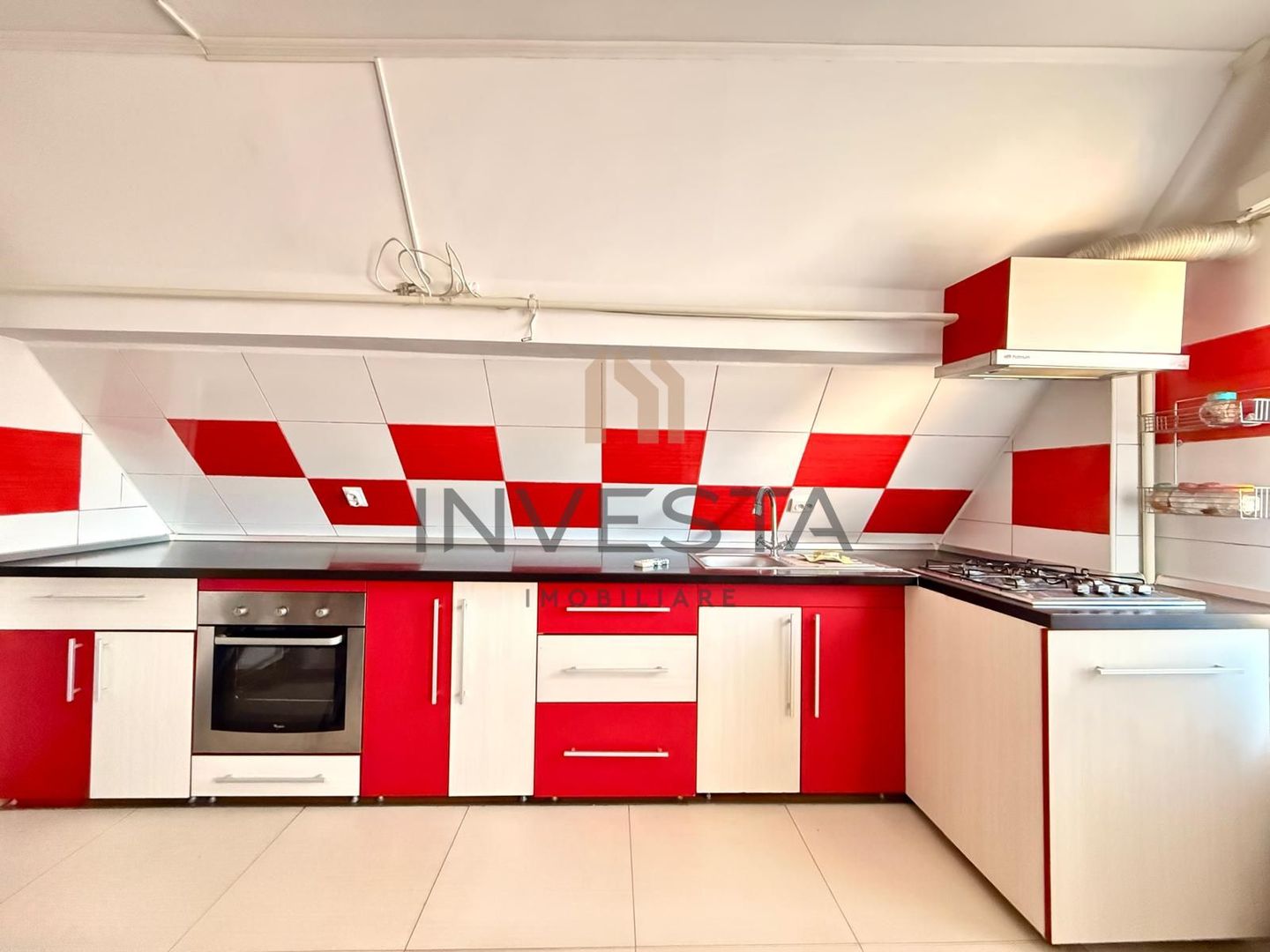 Apartament 2 camere + POD + Curte spațioasă - Poză 2