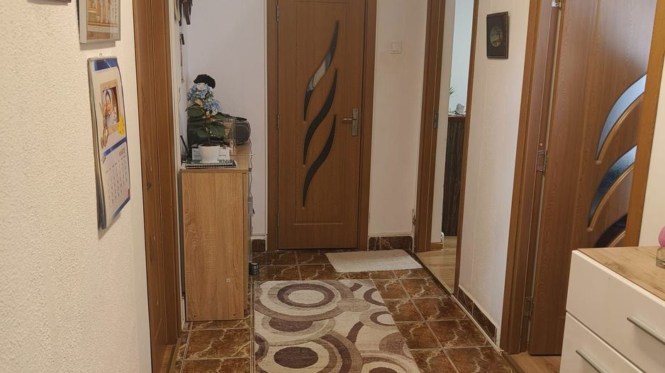 Casa singur in curte zona Astra - Poză 8