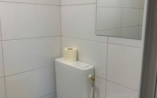 Garsonieră renovată cu baie proprie – zona Hotel Royal, - Poză 4