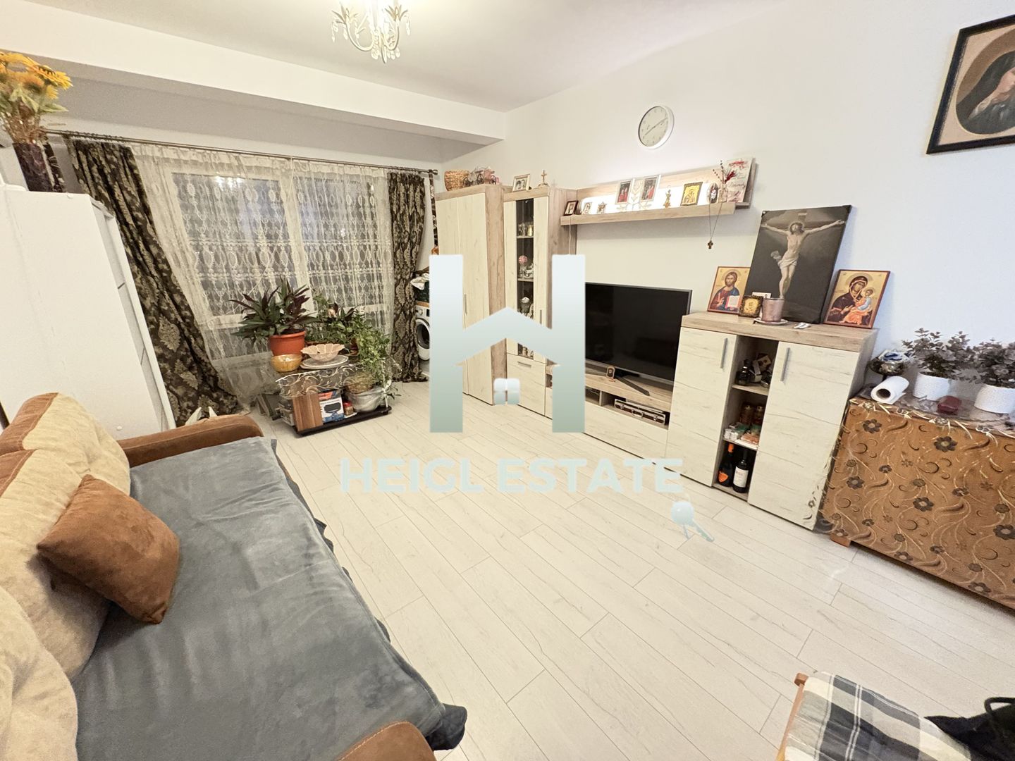 Apartament cu 2 camere decomandat la etajul 1 in Giroc - Poză 1