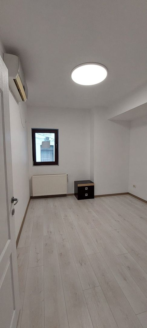 Închiriez apartament  2 camere- Piata Unirii, parțial mobilat - Poză 2