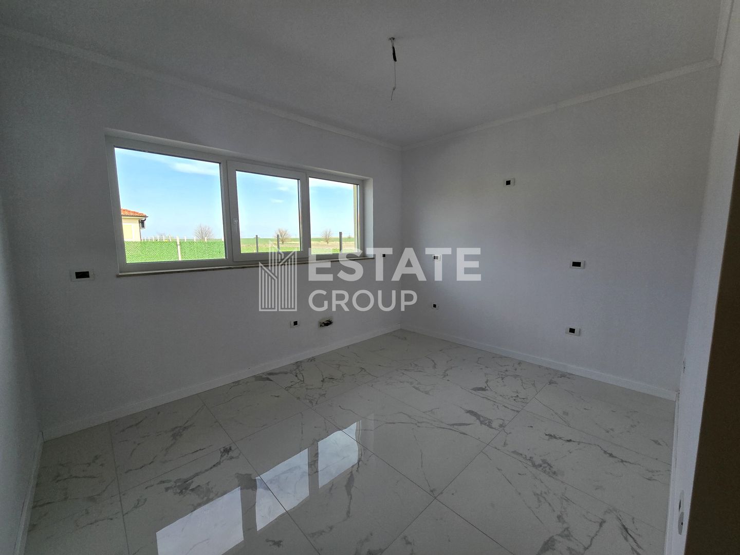 Duplex pe parter cu 4 camere in  Cornesti - Poză 3