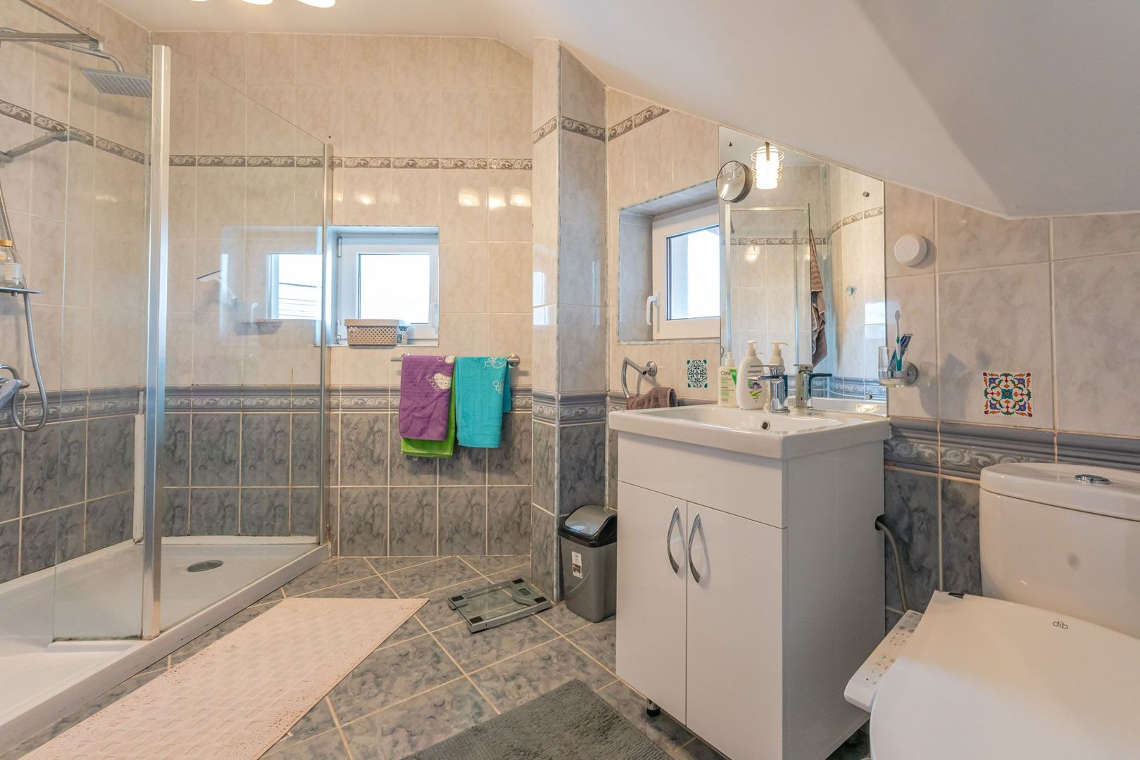 Casă spațioasă pentru familie în Hărman: 5 camere, 670 mp teren - Poză 14