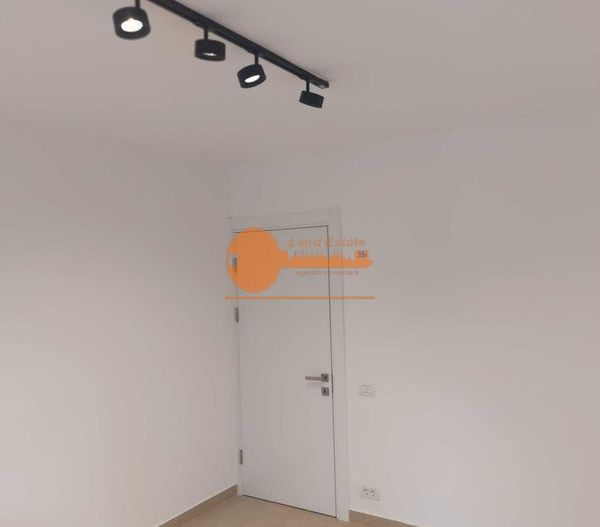 3 camere Crangasi ( constructie 1988 ) - Poză 5