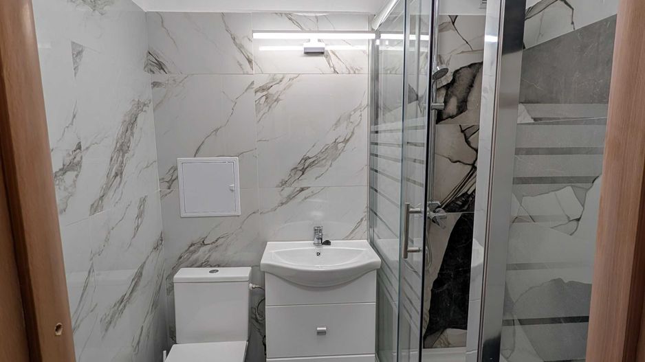 2 camere decomandat, etaj 4/4, renovat, metrou 1 Decembrie 1918 - Poză 1