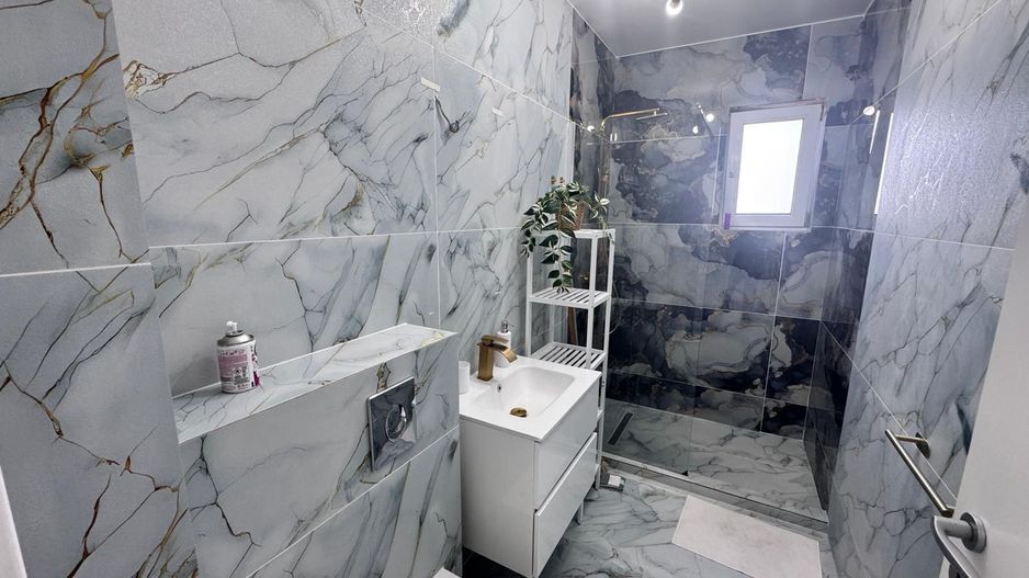 AP. 2 CAMERE - PARCARE INCLUSA, CENTRALA PROPRIE, MOBILAT MODERN - Poză 8
