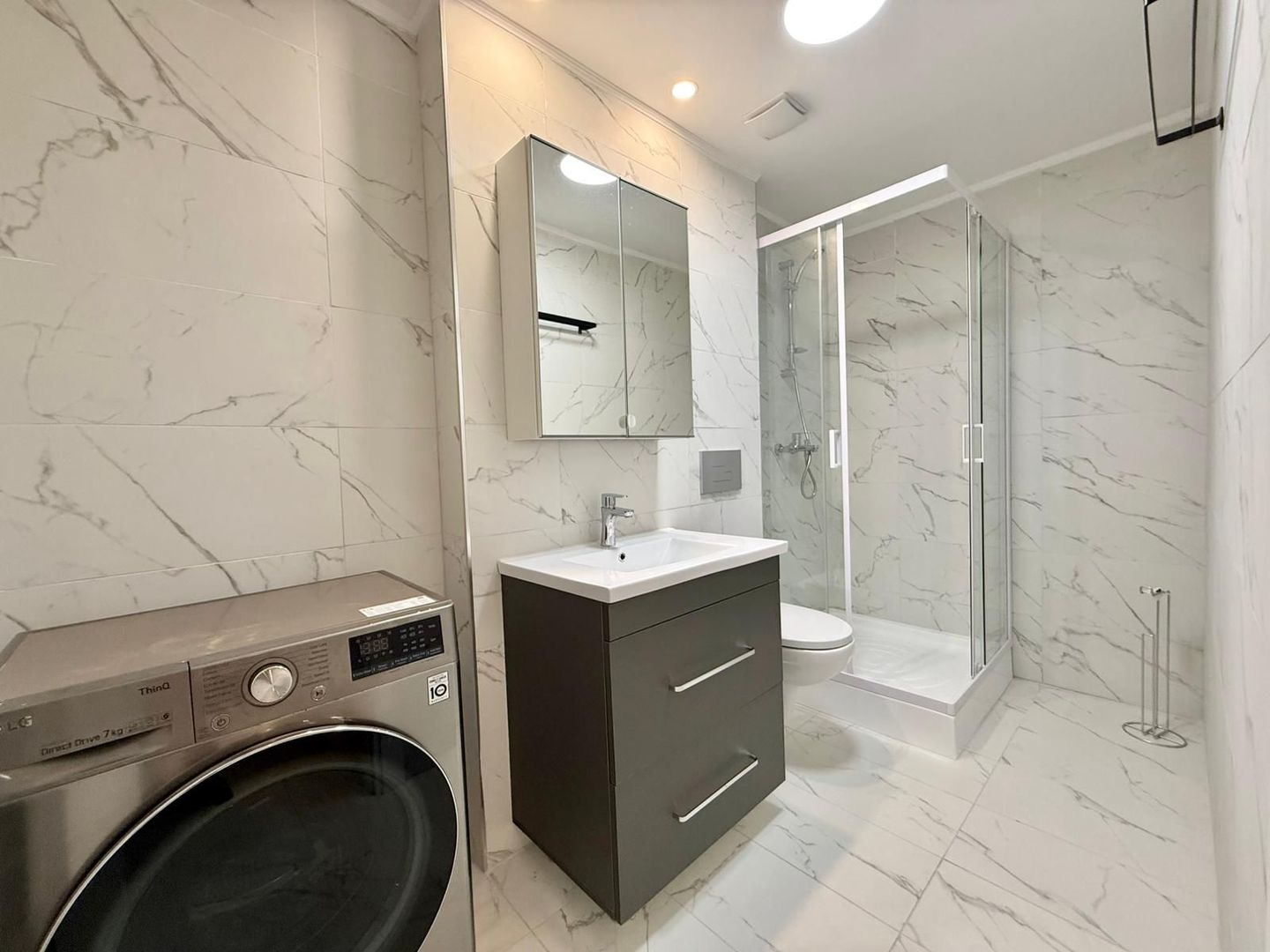 COSMOPOLIS - Apartament cu 3 camere si gradina, mobilat si utilat. - Poză 10