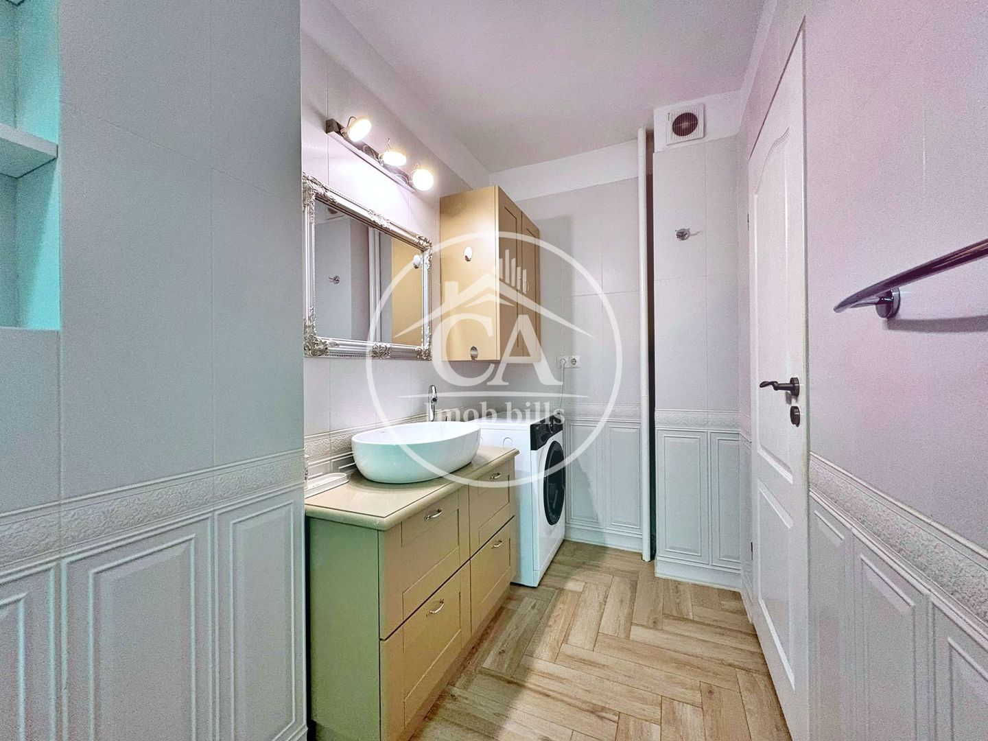 Apartament cu 3 camere situat în zona Decebal - Poză 9