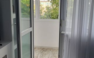 De inchiriat apartament cu 2 camere la Papadie, etaj 3, renovat, 550 E - Poză 16