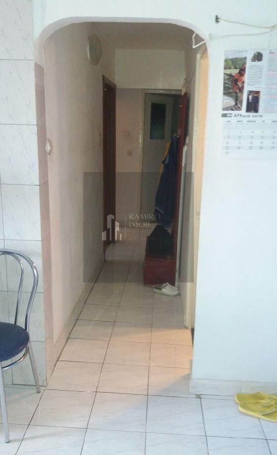 Apartament 3 camere, decomandat - Poză 6