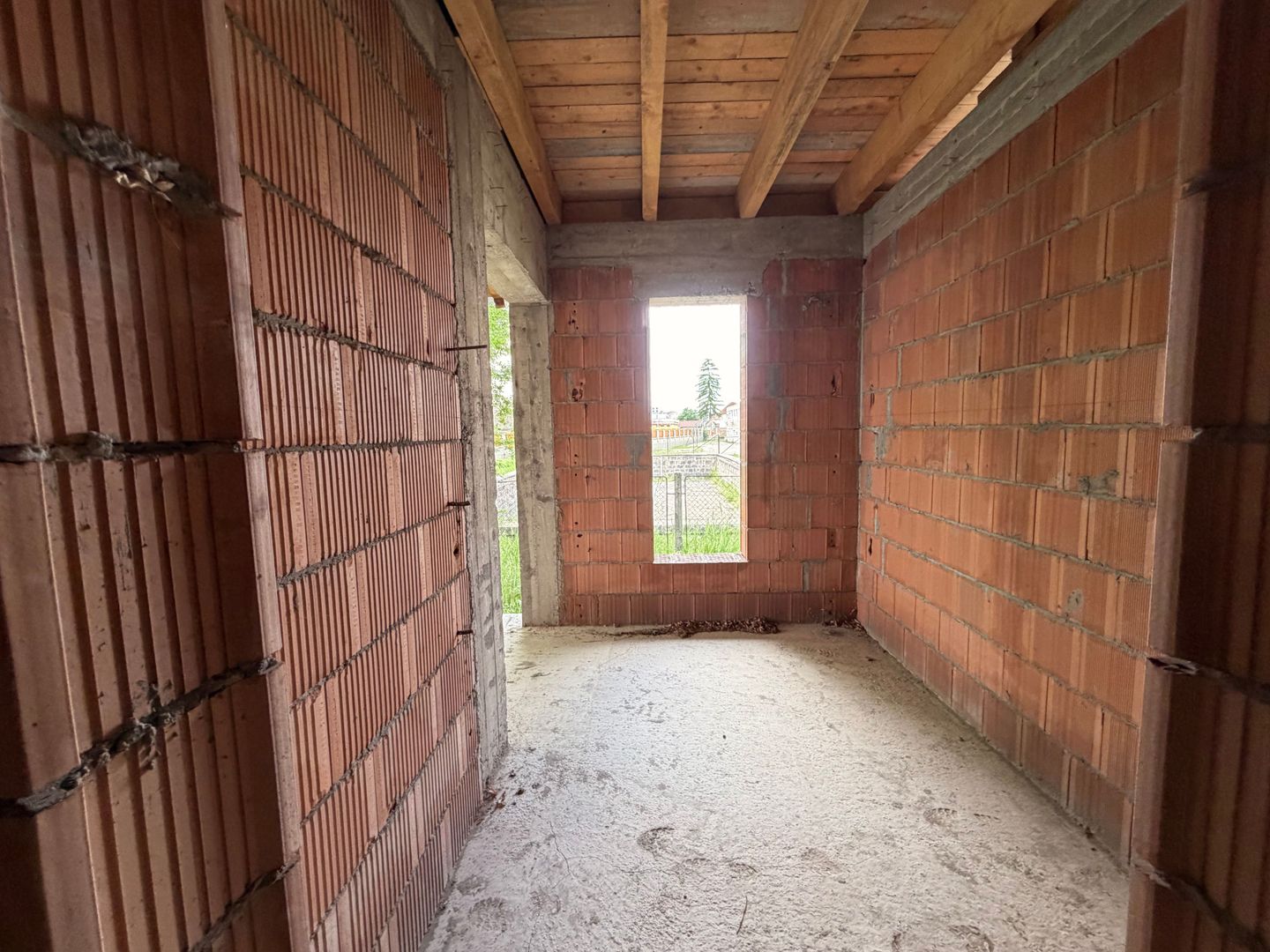 Casă de vânzare 260 mp utili + 1052 mp teren in centrul orasului Covasna - Poză 14