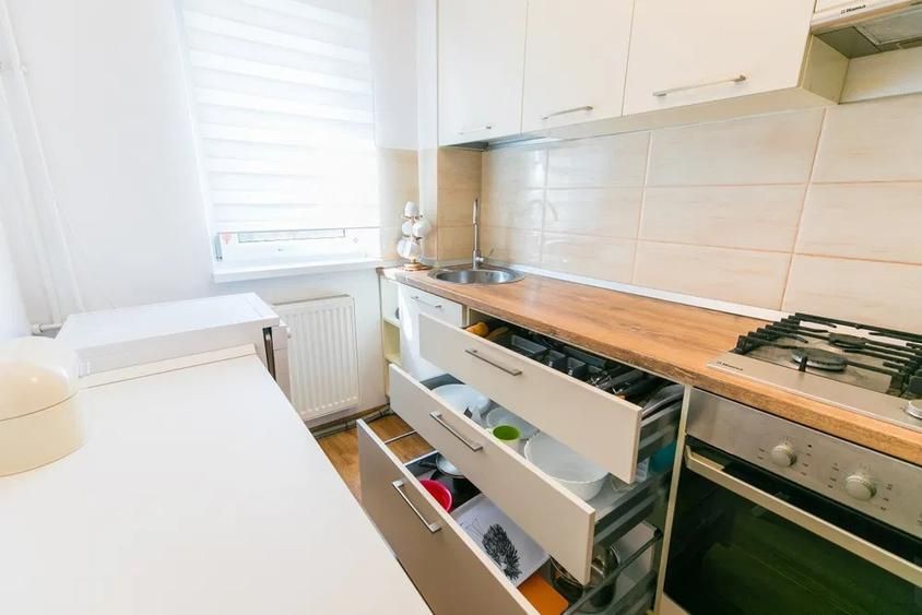 Apartament cu 3 camere- Craiovita Noua, zona Piata Orizont - Poză 5