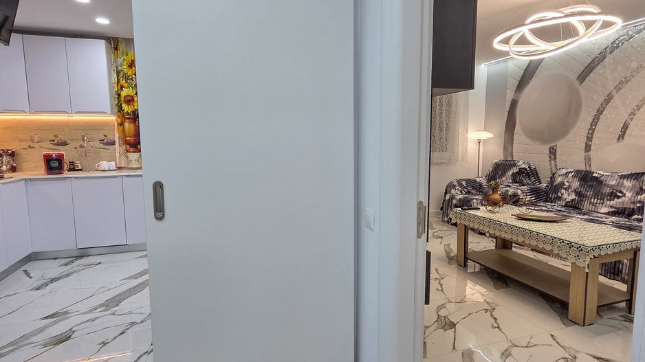 TITAN - Ozana | Chirie 3 Camere | Centrala + Parcare - Poză 2