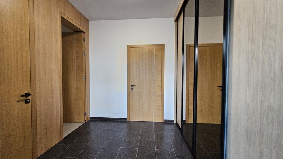 Vanzare  cladire cu 2 apartamente,  600 mp, garaje subterane, Andrei Muresanu - Poză 30