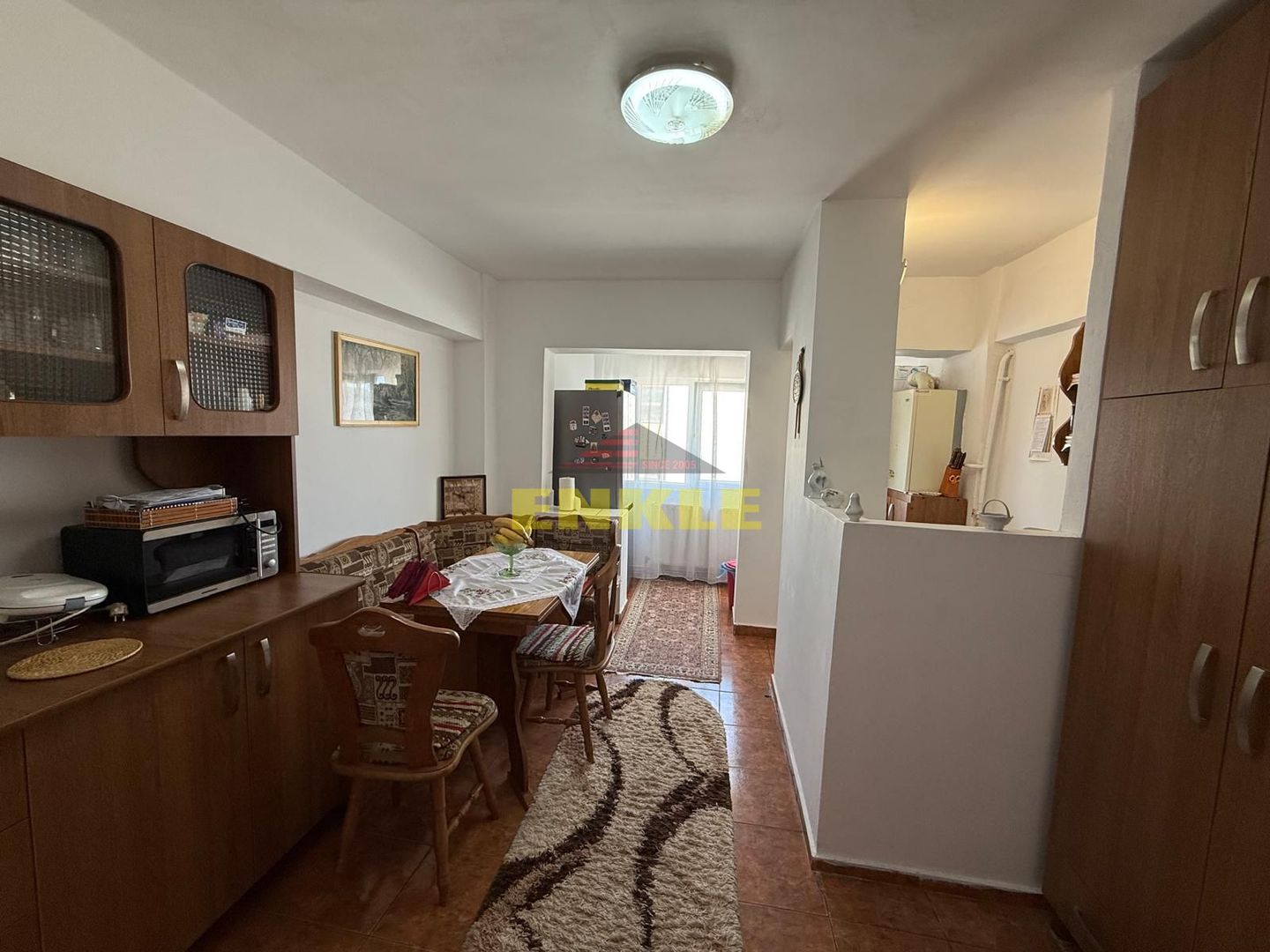 Apartament spațios de vânzare – Zona Școala 16 - Poză 5