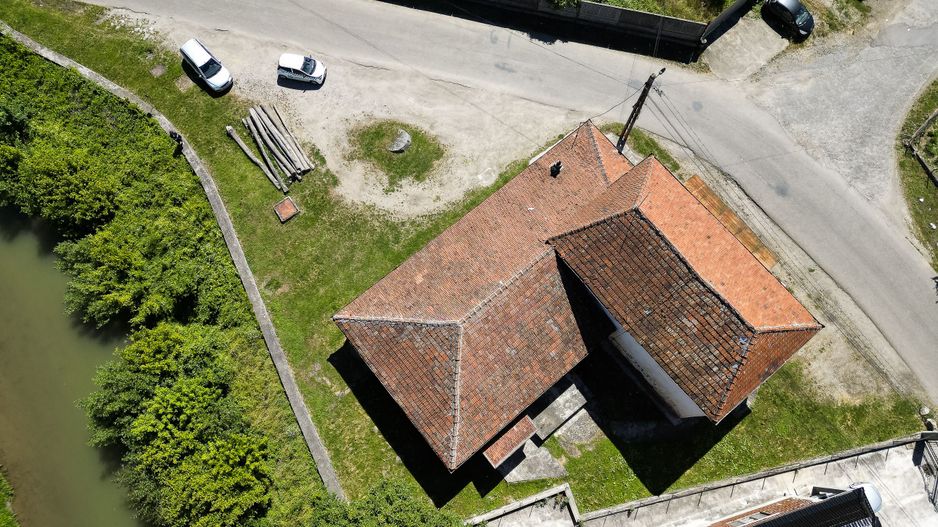 Oportunitate de investiție în orașul Sebiș - Poză 5