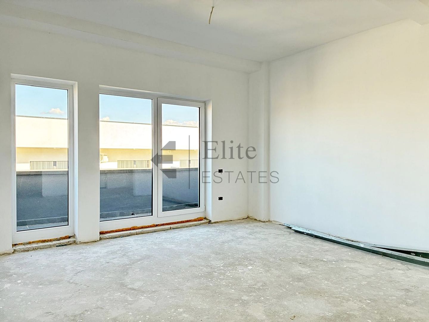 Apartament 2 camere si terasa 20 mp in Baile Felix Bihor - Poză 2