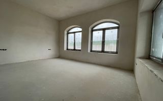 Casa rezidențială cu 7 camere, 3 băi, dressing, pivniță – Sura Mica - Poză 11