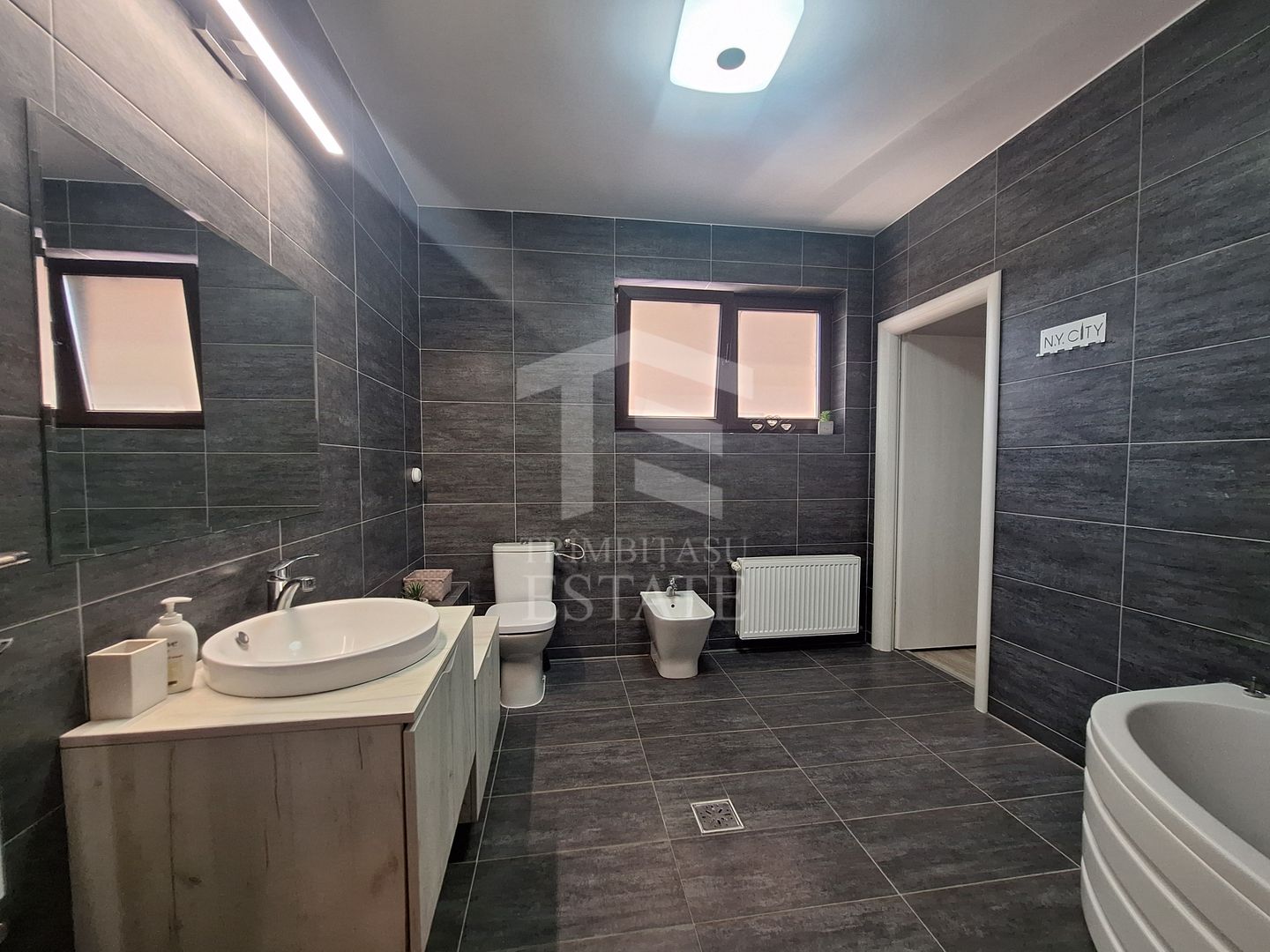Duplex 4 cam 3 bai parcare&curte Prelungirea Ghence str. Maracineni - Poză 9